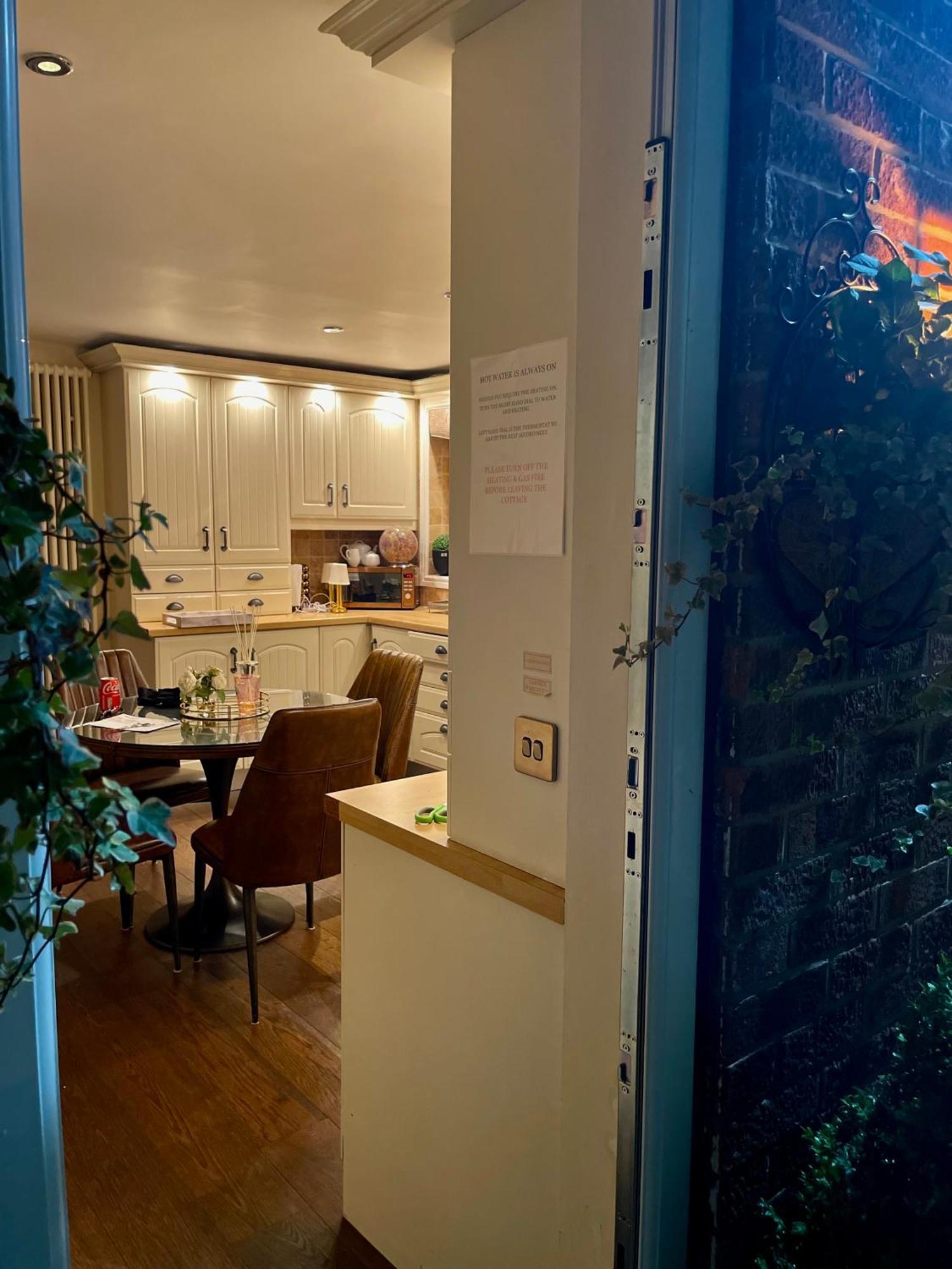 Cosy Cottage Central Bawtry - 2 Bedroom - High End Furnishings Экстерьер фото